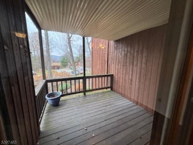 Building Photo - 9 Augusta Dr