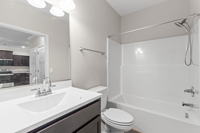 Building Photo - Bright & Beautiful 2BR/ 2BA Condo in Carrollton is NOW available!
