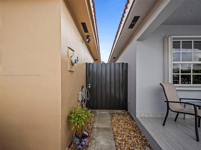 Building Photo - 4355 W 9th Ct