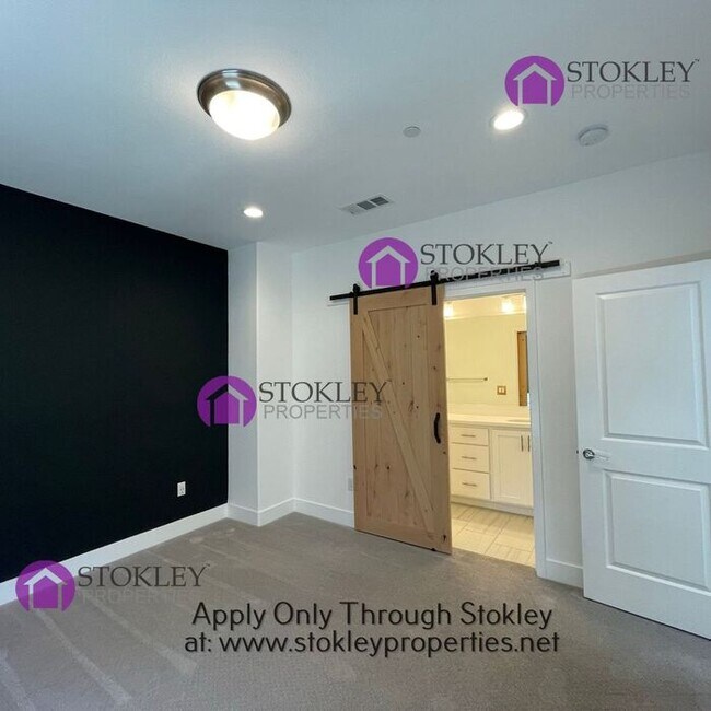 Building Photo - 1543 Longitude Dr
