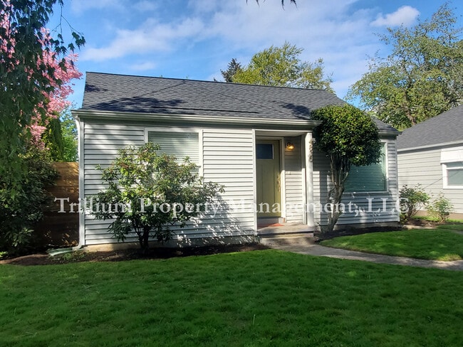 Building Photo - 4835 N Willamette Blvd