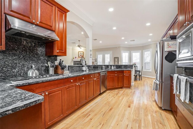 Building Photo - 5325 McCulloch Cir