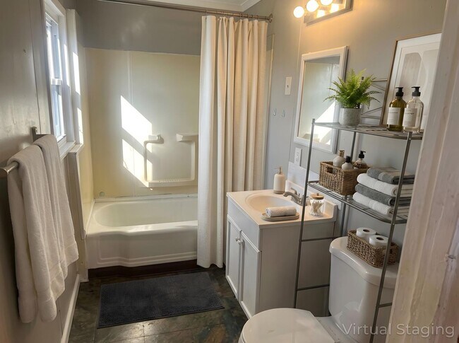 Building Photo - 3 bed/1 bath Single Family Home Clairton, PA