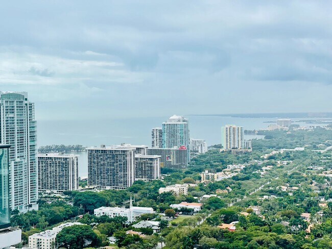 Building Photo - Luxury 1BR Condo at Dua Miami / SLS Brickell