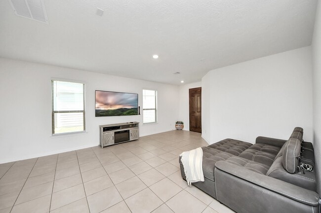 Building Photo - 23434 Stahl Creeks Ln