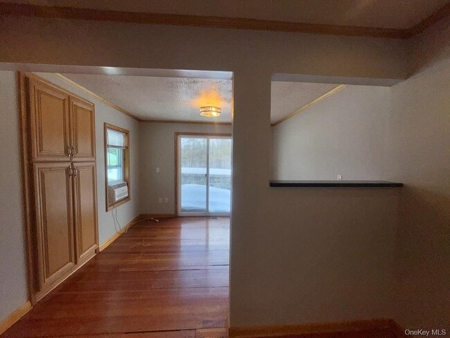 Building Photo - 16 Lake Ave