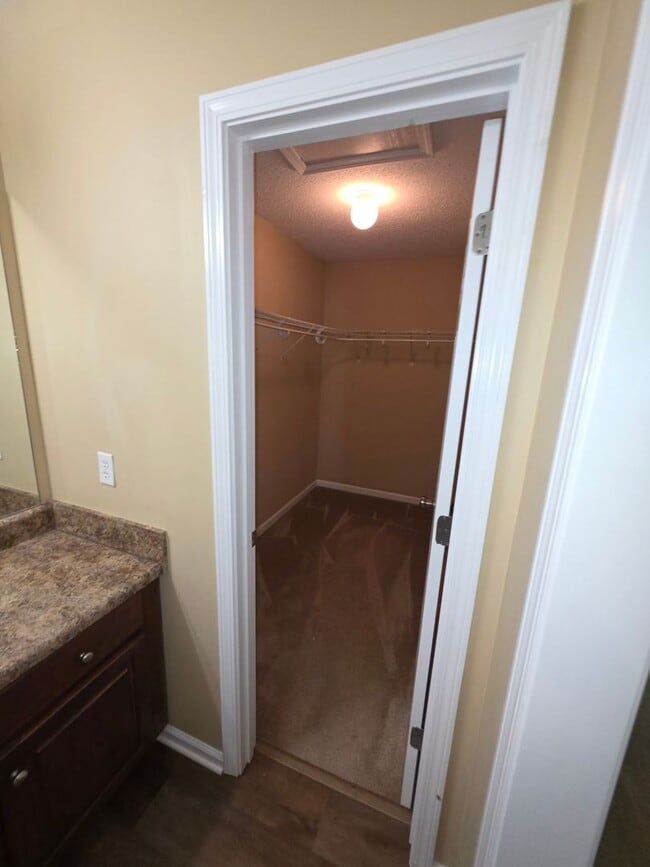 Building Photo - 435 Sandy Oak Dr