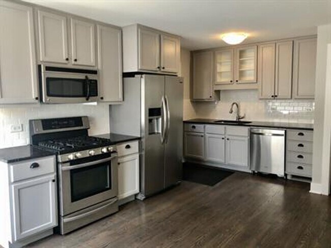 Building Photo - 4240 Gilbert Ave