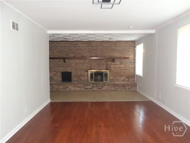 Building Photo - 213 Olmstead Dr