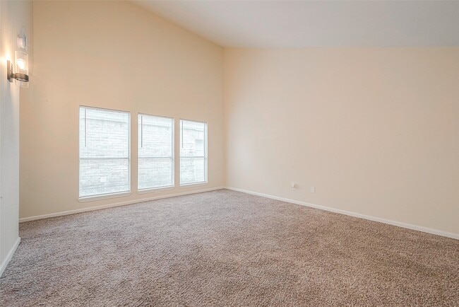 Building Photo - 15910 Tumbling Rapids Dr