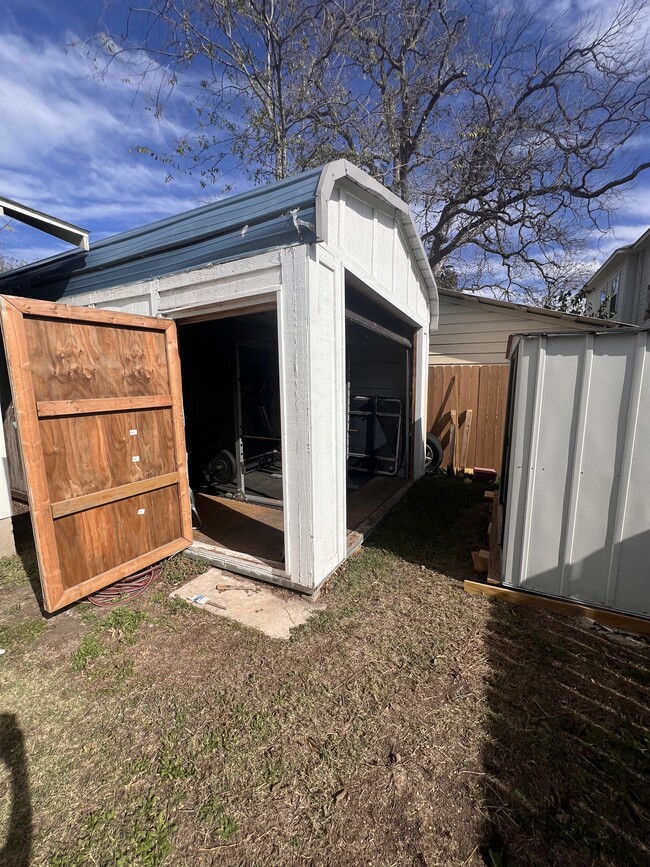 Entrance into home gym in large storage shed. - 422 S Olive St