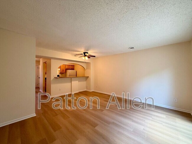 Building Photo - 4 Dawnwood Cir