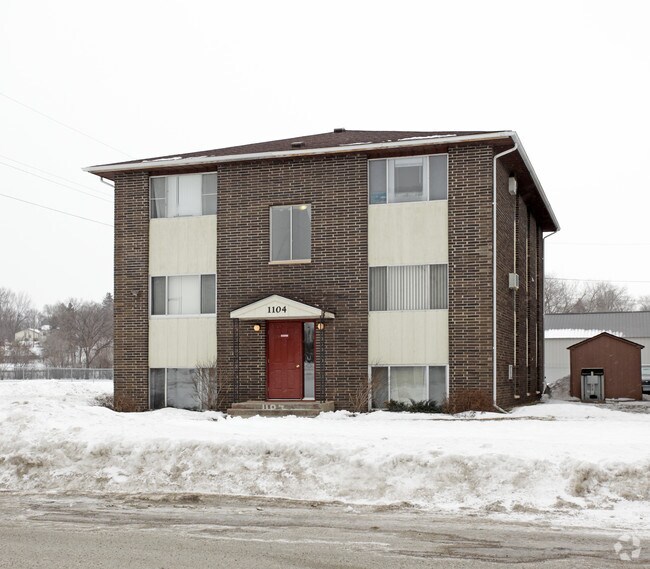 Building Photo - 1104-1108 5th St