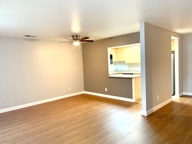 Building Photo - UPSCALE 2 BEDROOM CONDO WITH FIREPLACE, PO...