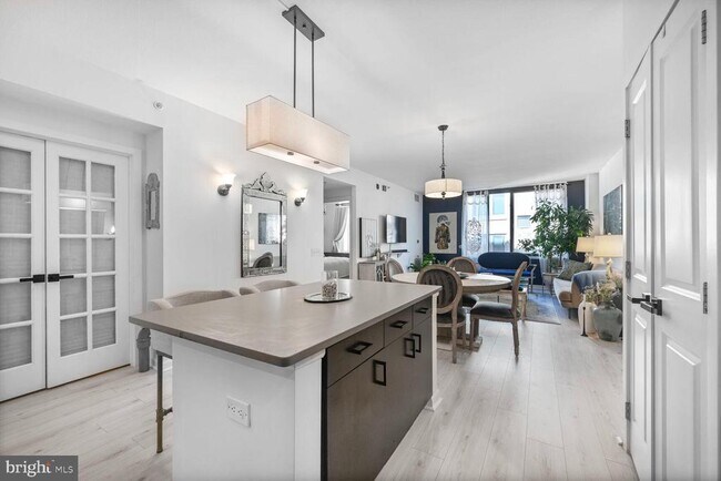 Building Photo - 440 L St NW