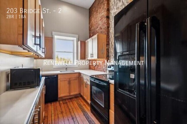 Building Photo - 203 Bridge St