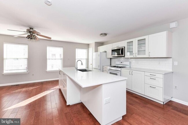 Primary Photo - 22931 Fleet Terrace