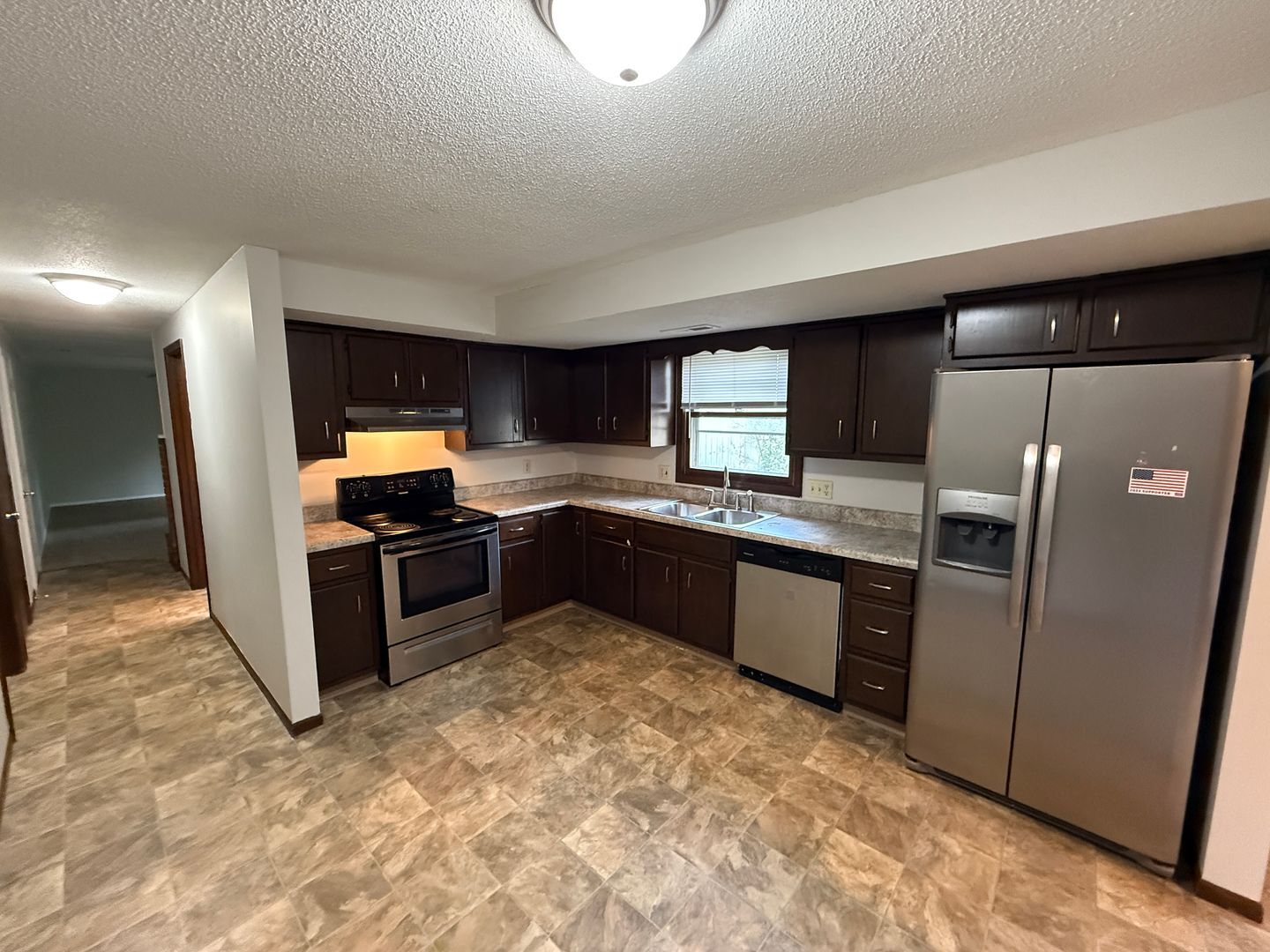 Building Photo - 5720 Lionel Dr