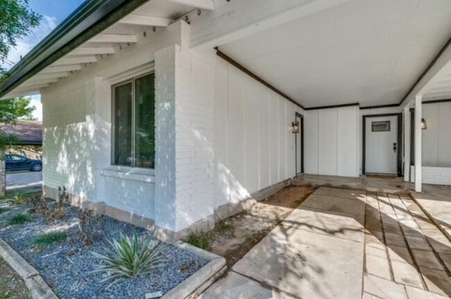 Building Photo - 9412 Quail Meadow Dr