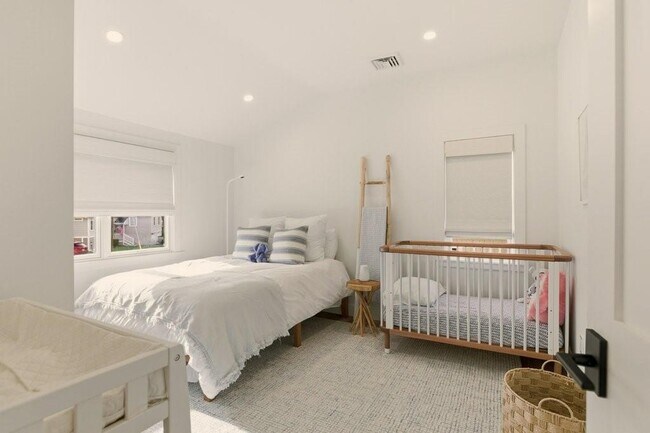 Building Photo - 8 Kerins Terrace