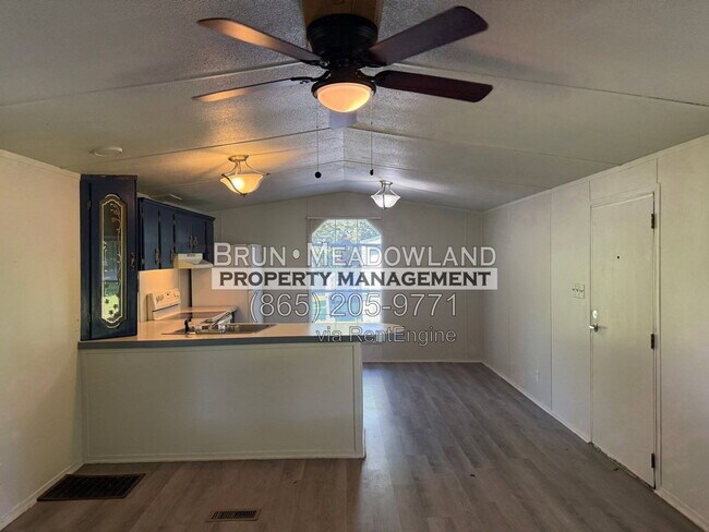 Building Photo - 104 Eakins Dr