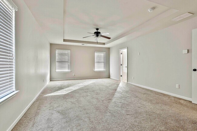 Building Photo - McDonough Home Spacious and Close to Everything!