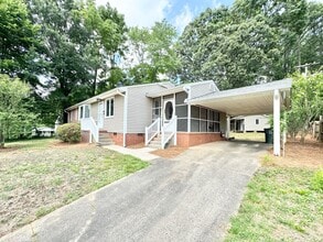 Building Photo - 1600 Piper Pl