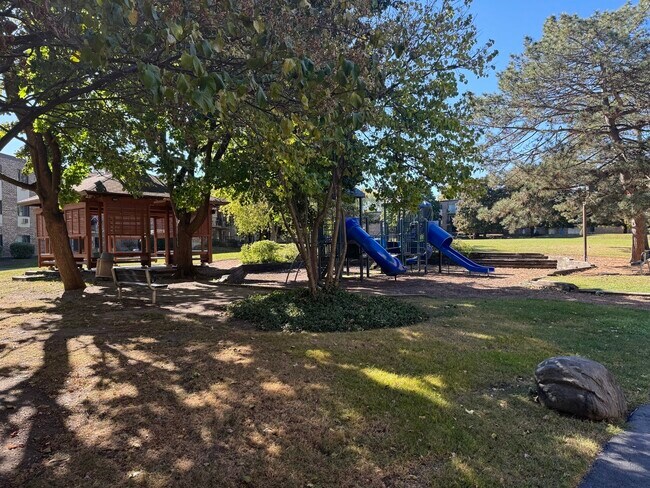 Building Photo - 1455 N Winslowe Dr