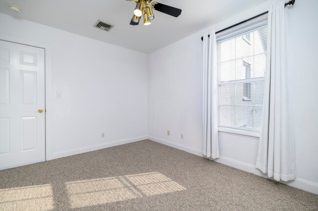 Building Photo - 104 East Ave