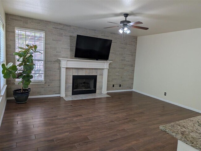 Building Photo - 9910 Jasmine Creek Dr