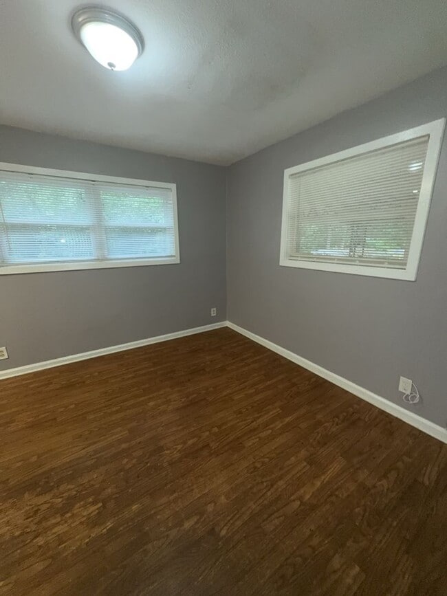Building Photo - 4720 Wellborn Dr