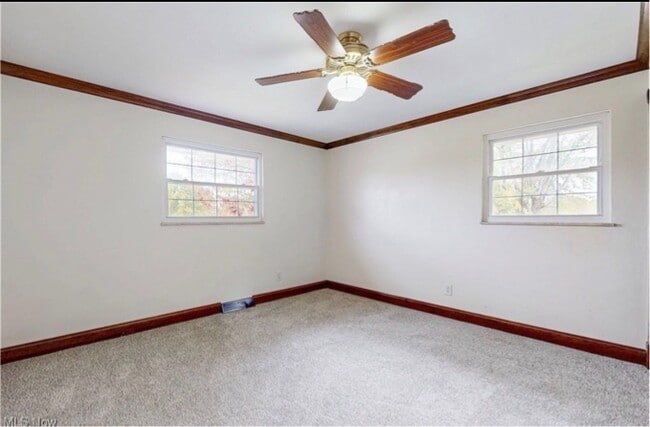 Building Photo - 240 Stardust Dr