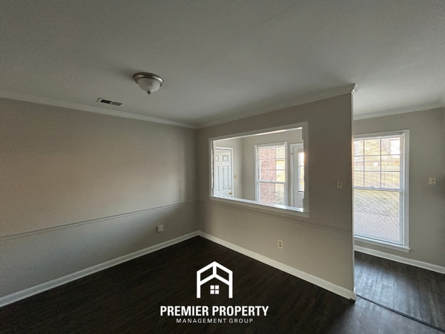Building Photo - Spacious 3 Bedroom Home for Rent in Memphis | Vaulted Ceilings, Fireplace & Fenced Yard