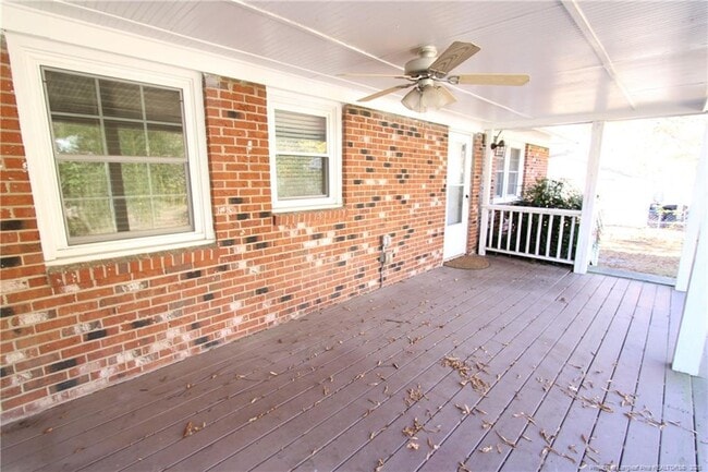 Building Photo - 819 James St