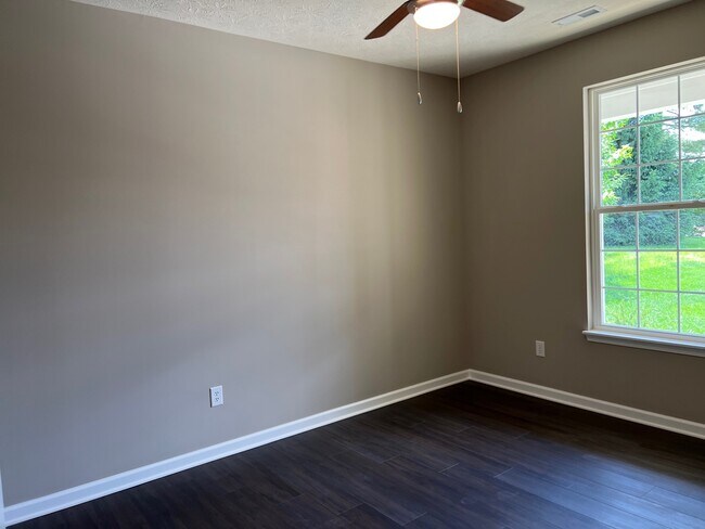 Building Photo - 5644 Brownstone Dr
