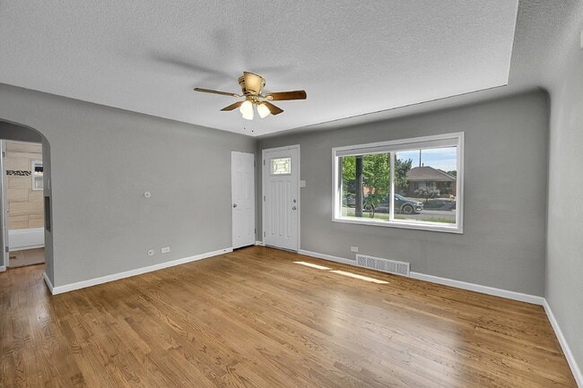 Building Photo - $2,225.00, 2-bed, 1-bath located in Denver.