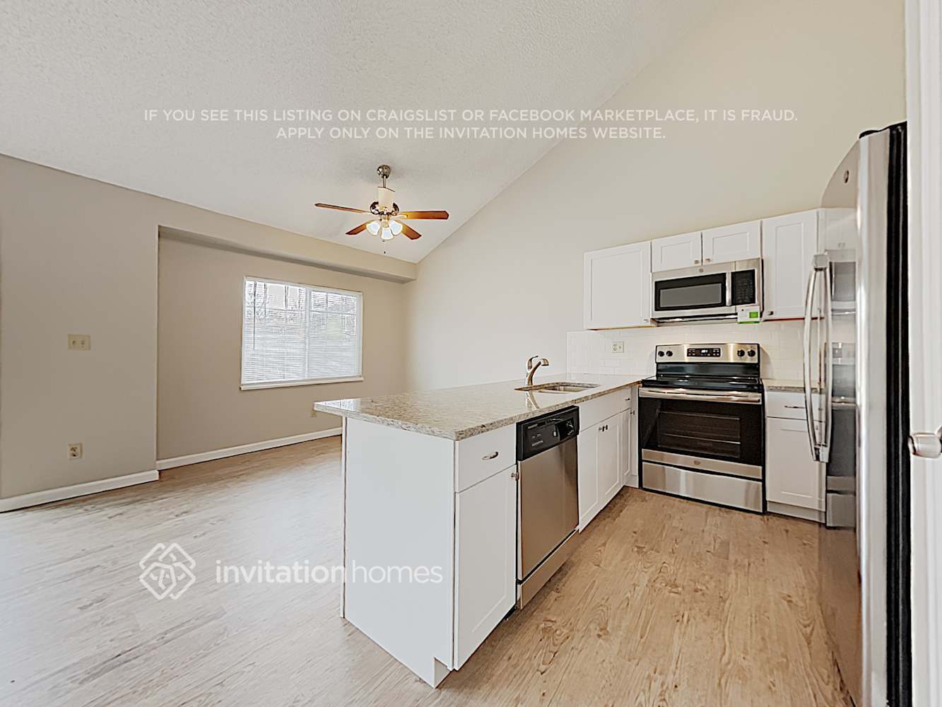 Building Photo - 2882 S Espana St