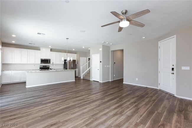 Building Photo - 544 Mossy Cup St