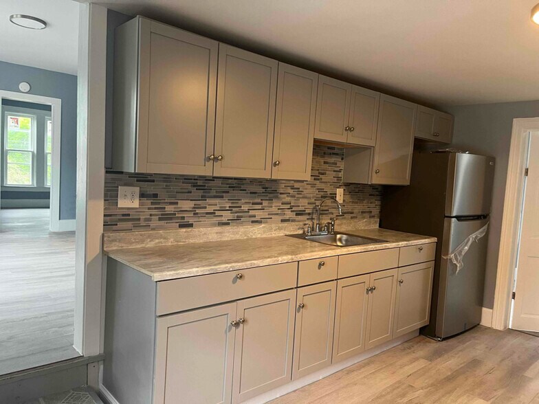 Building Photo - 1148 Brinckerhoff Ave