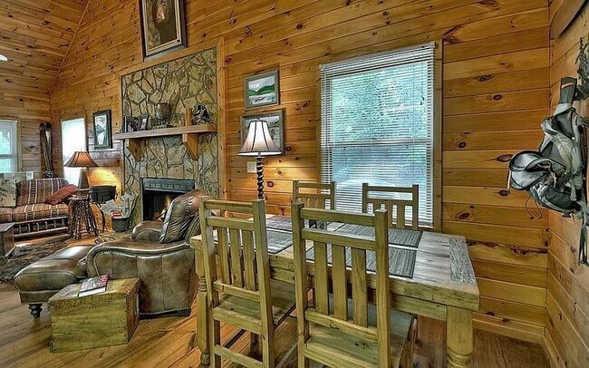 Building Photo - 235 Mountain Ridge