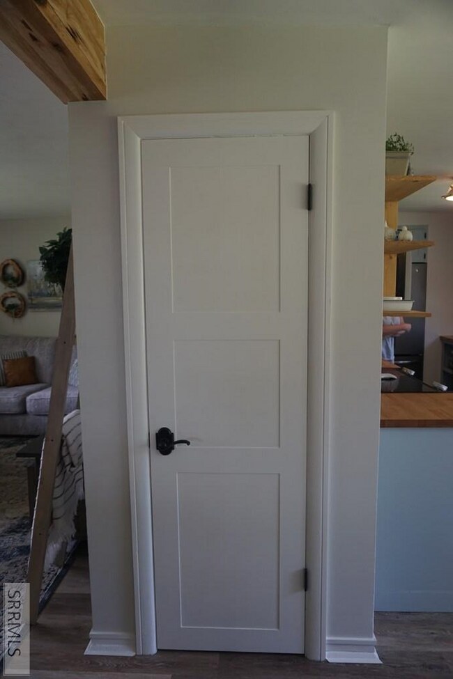 Building Photo - 613 Sykes Dr