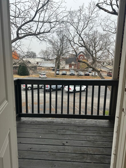 Building Photo - 1631 S Main St