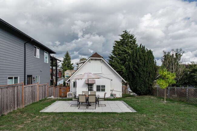 Building Photo - 7947 10th Ave SW