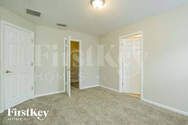 Building Photo - 723 Candlebark Dr