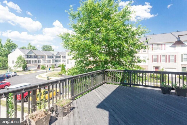Building Photo - 42598 Chisholm Dr