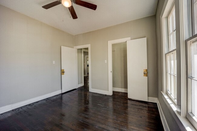Building Photo - Freshly Updated 3 Bedroom Home