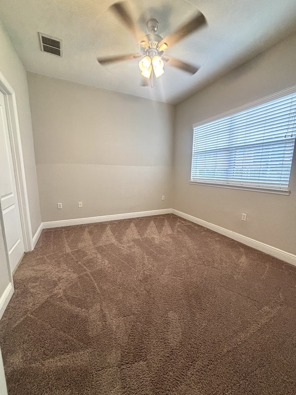Building Photo - 13220 Fountainbleau Dr