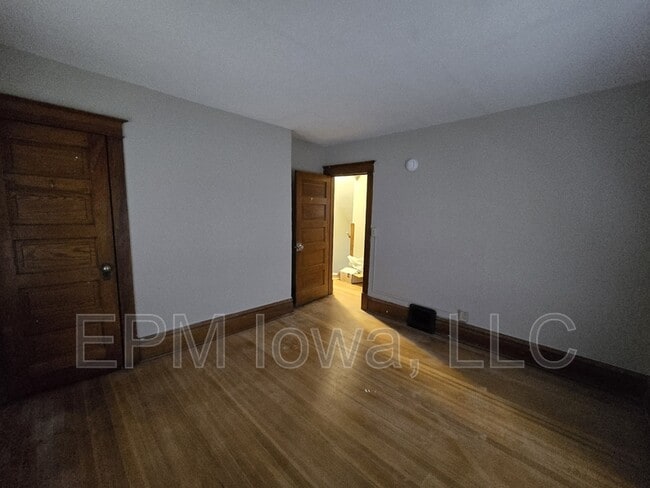 Building Photo - 349 17th St SE