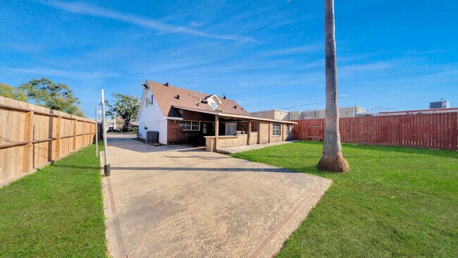 Building Photo - 3603 Zoch Ln