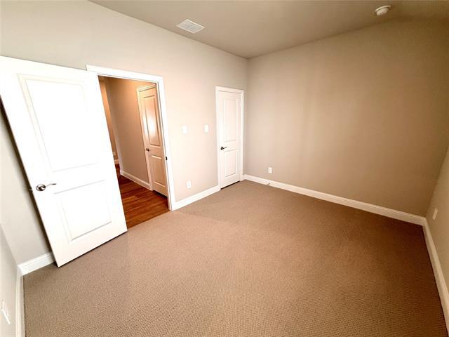 Building Photo - 605 Tidal Dr